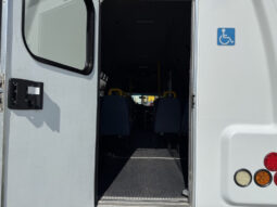 
										2013 Ford E-350 Super Duty full									
