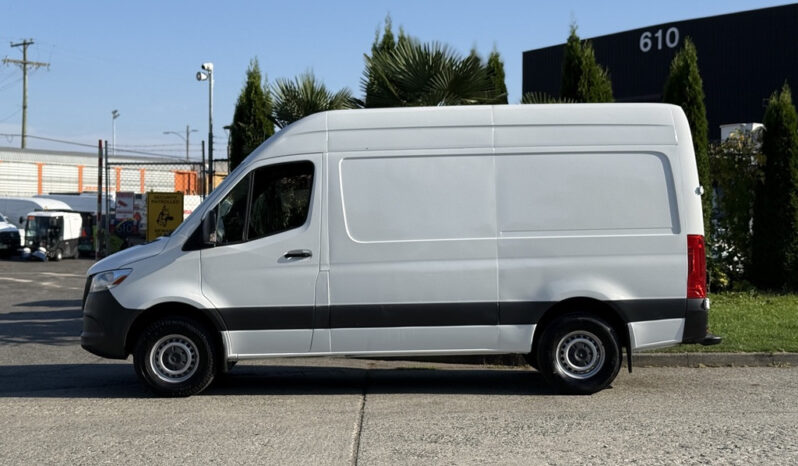 
								2020 Mercedes-Benz Sprinter full									