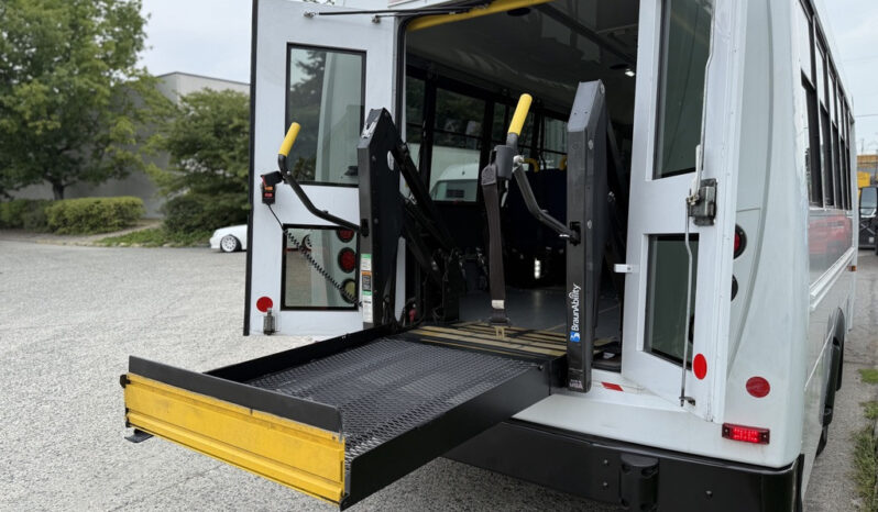 
								2015 Chevrolet Express full									