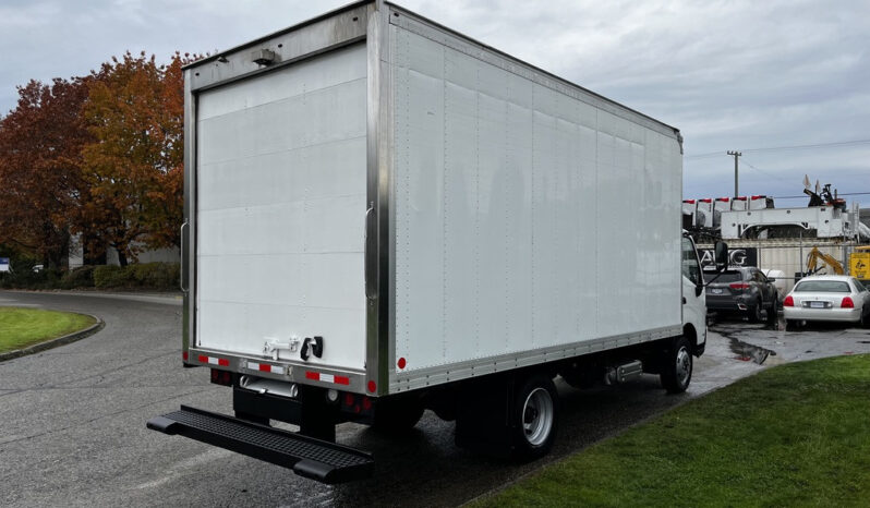 
								2018 Hino 195 full									