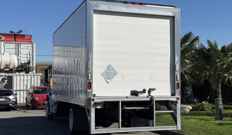 
								2017 Freightliner M2 106 full									