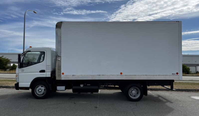 
								2018 Mitsubishi Fuso full									