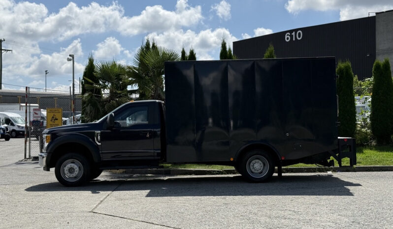 
								2017 Ford F-550 full									