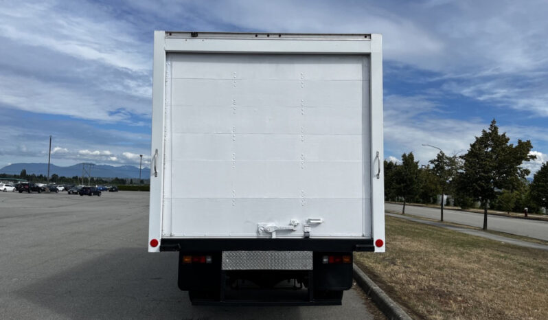 
								2018 Mitsubishi Fuso full									