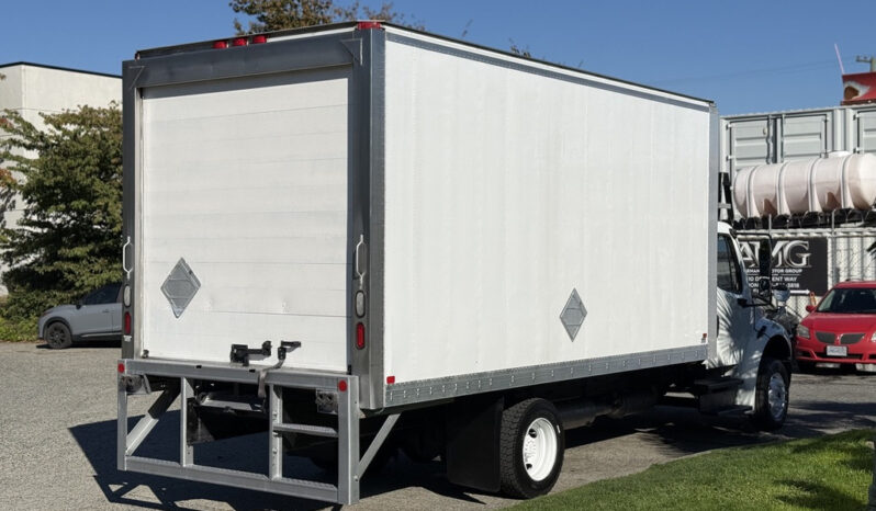 
								2017 Freightliner M2 106 full									
