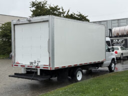 
										2022 Ford E-450 Super Duty full									