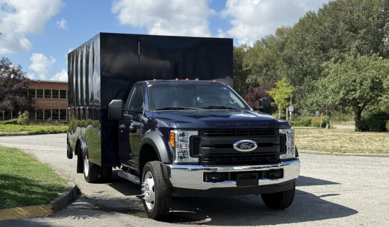 
								2017 Ford F-550 full									