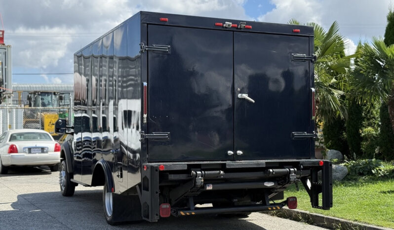 
								2017 Ford F-550 full									