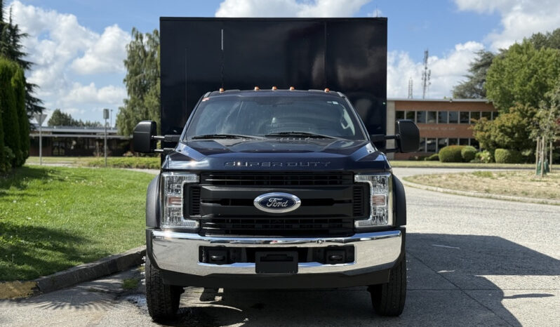 
								2017 Ford F-550 full									