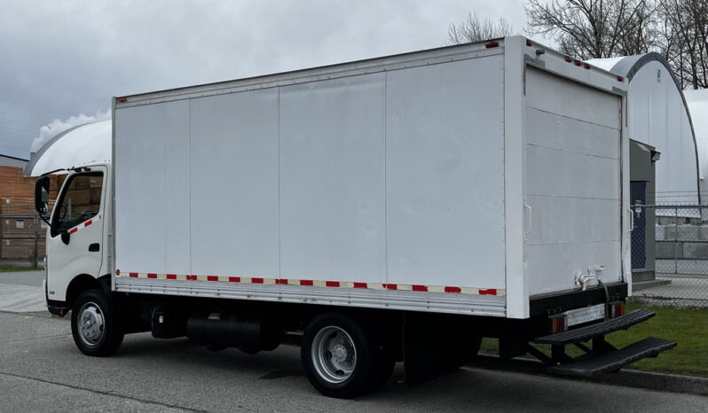 
								2013 Hino 195 full									