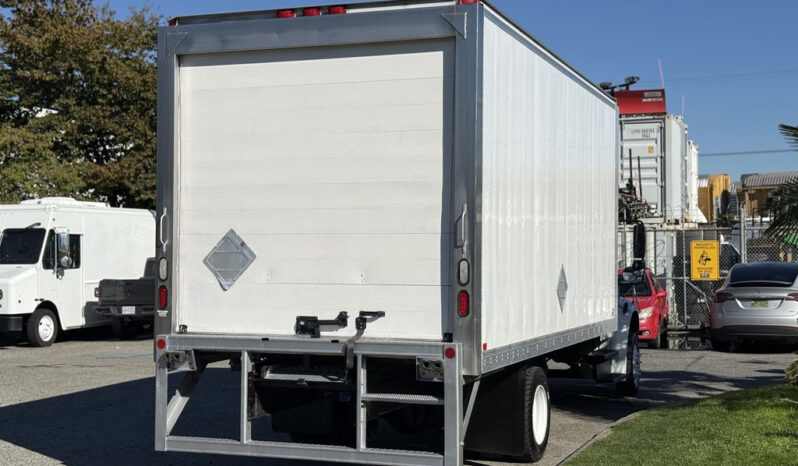 
								2017 Freightliner M2 106 full									