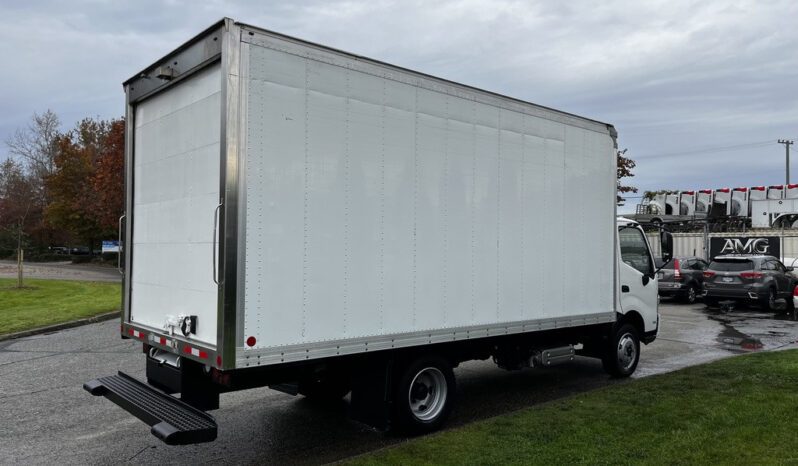 
								2018 Hino 195 full									