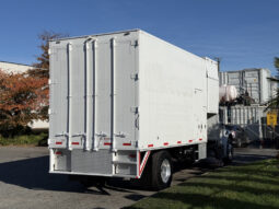 
										2011 Freightliner M2 106 full									