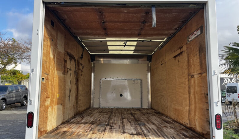 
								2021 Ford E-450 Super Duty full									