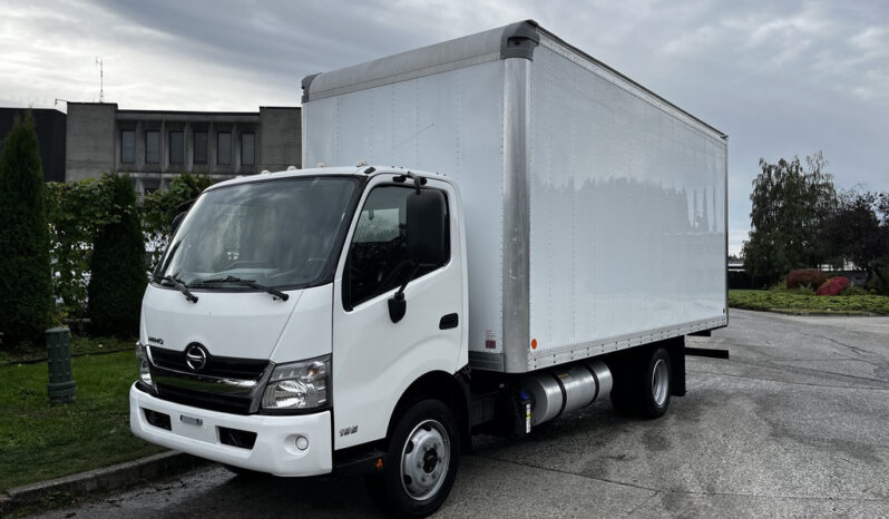 
								2018 Hino 195 full									