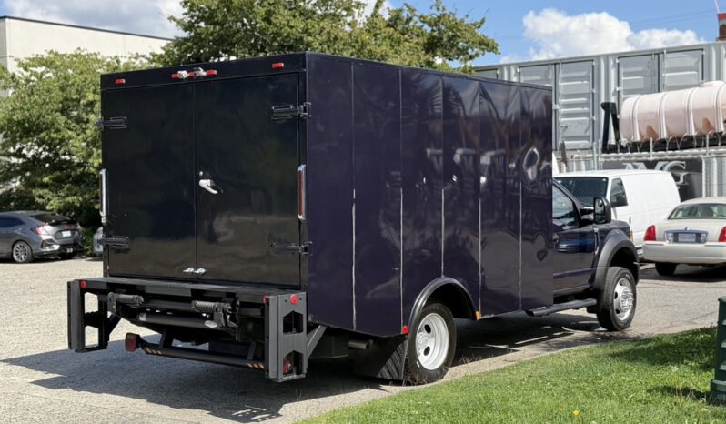 
								2017 Ford F-550 full									