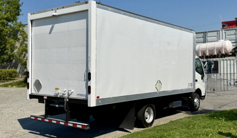 
								2020 Hino 155 full									