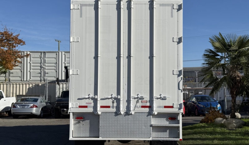 
								2011 Freightliner M2 106 full									