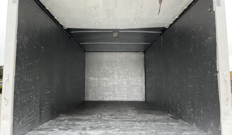
								2013 Hino 195 full									