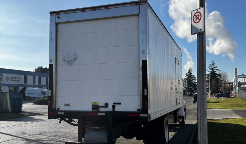 
								2008 Peterbilt 355 full									