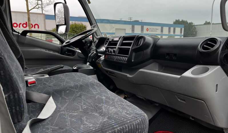 
								2013 Hino 195 full									