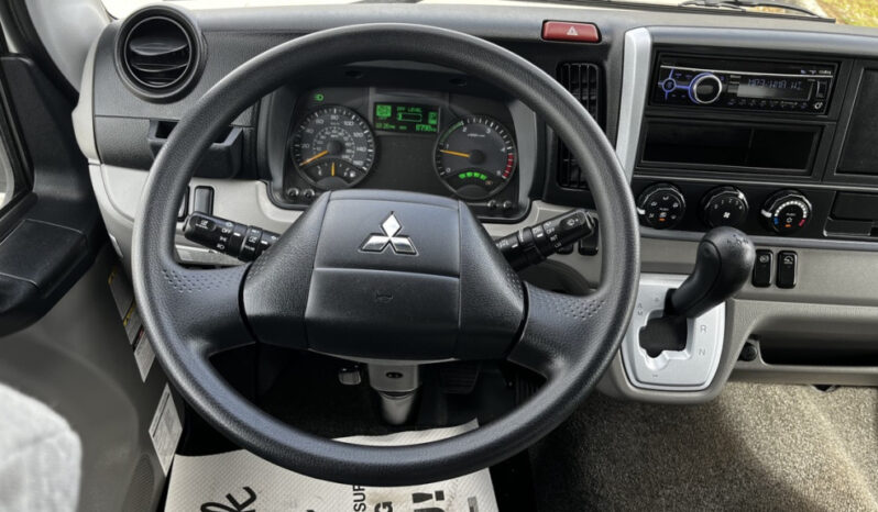 
								2018 Mitsubishi Fuso full									