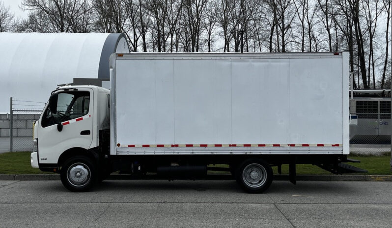 
								2013 Hino 195 full									