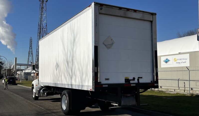 
								2008 Peterbilt 355 full									