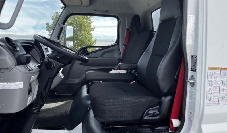 
								2018 Mitsubishi Fuso full									