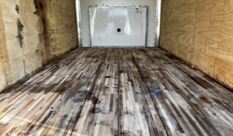 
								2021 Ford E-450 Super Duty full									