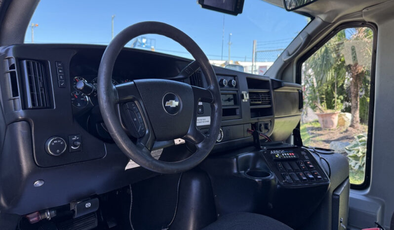 
								2013 Chevrolet Express 4500 full									