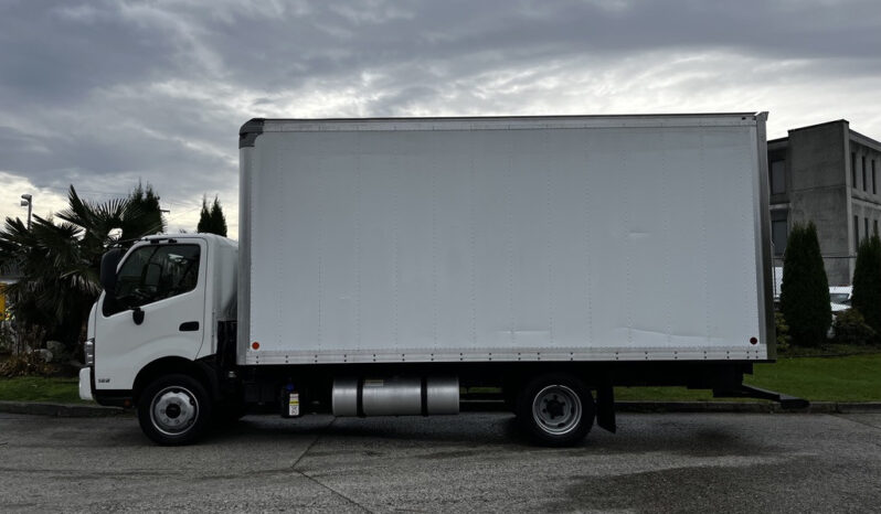 
								2018 Hino 195 full									