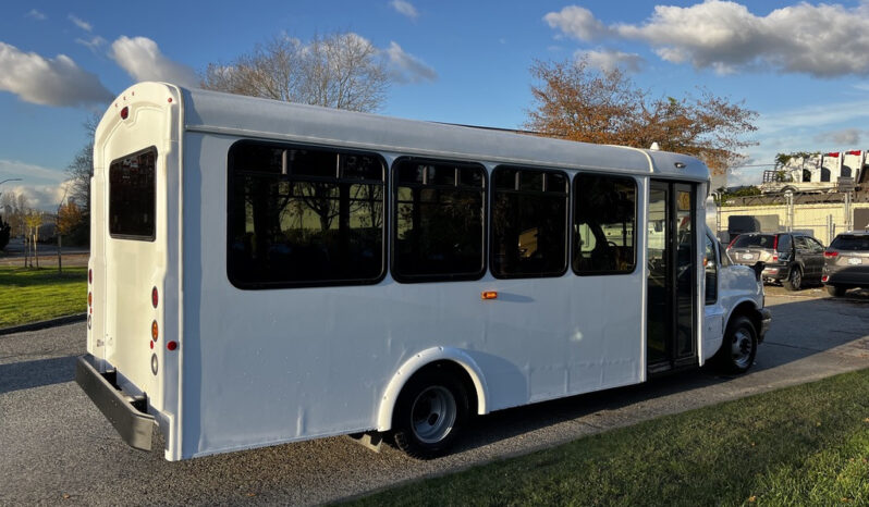 
								2017 Chevrolet Express full									