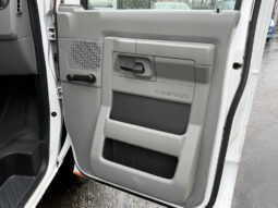 
										2013 Ford Econoline full									