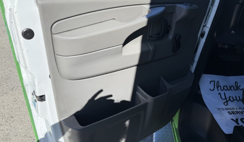 
								2013 Chevrolet Express 4500 full									