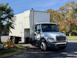 2011 Freightliner M2 106