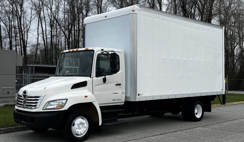 
								2006 Hino 268 full									