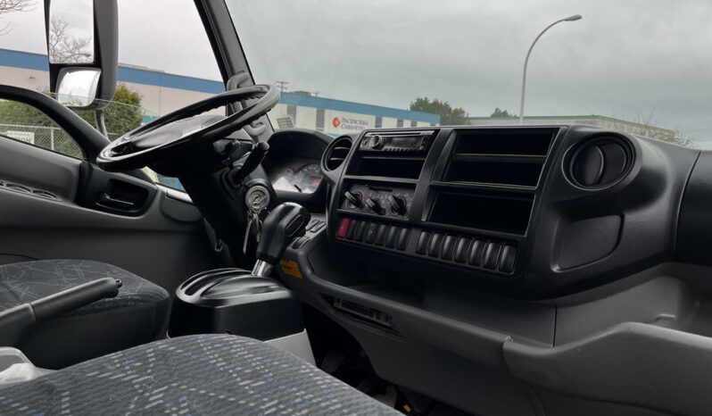 
								2013 Hino 195 full									