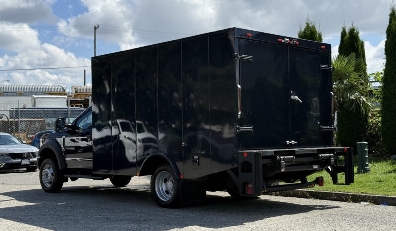 
								2017 Ford F-550 full									