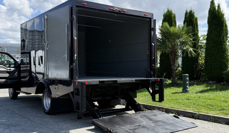 
								2017 Ford F-550 full									