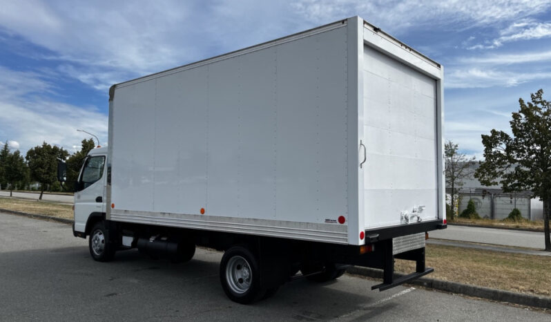 
								2018 Mitsubishi Fuso full									