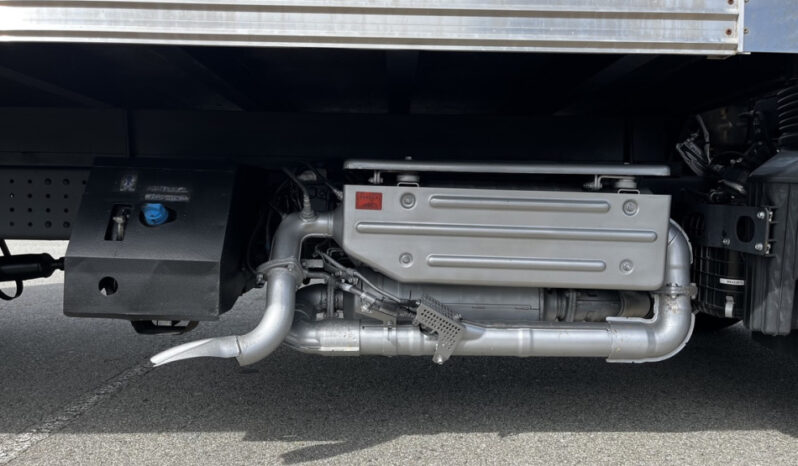 
								2018 Mitsubishi Fuso full									