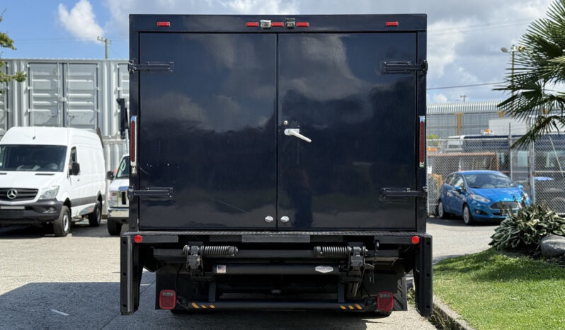 
								2017 Ford F-550 full									