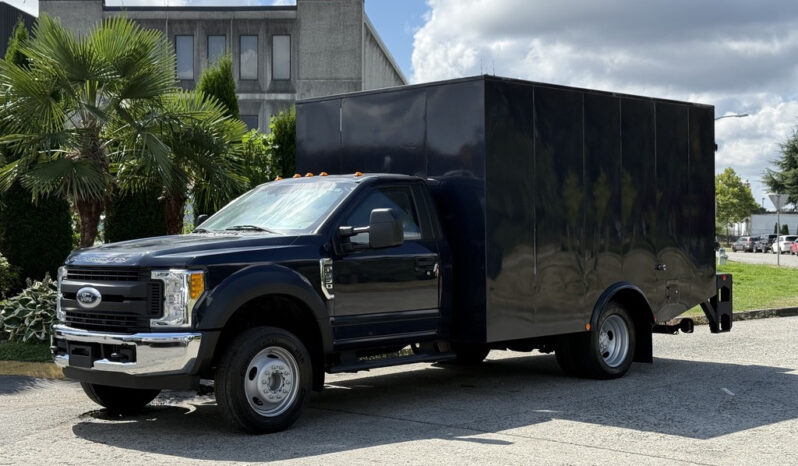 
								2017 Ford F-550 full									
