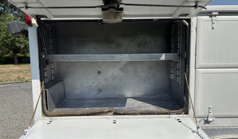 
								2004 Freightliner M2 106 full									