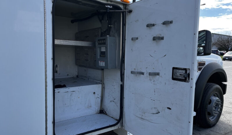
								2008 Ford F-550 Super Duty full									