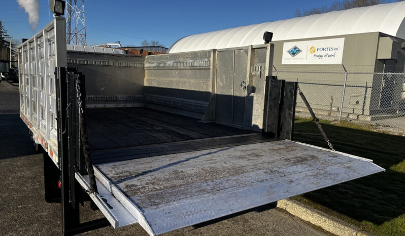 
								2014 Mitsubishi Fuso full									