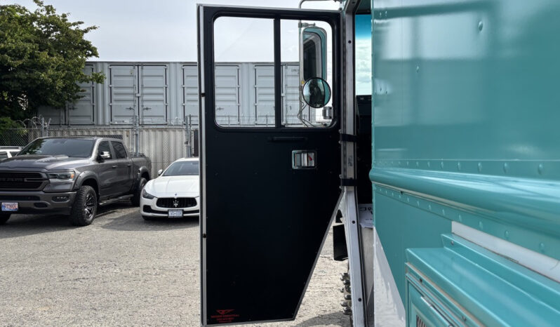 
								2020 Freightliner MT45 full									