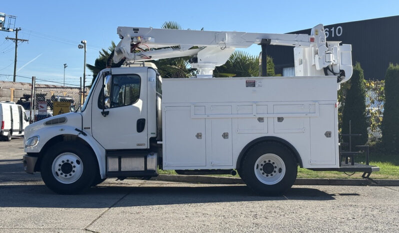 
								2005 Freightliner M2 106 full									