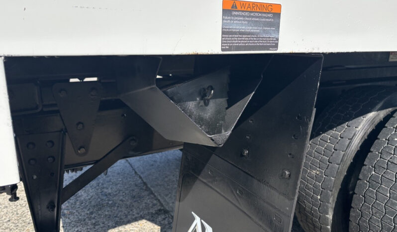
								2019 Freightliner M2 106 full									